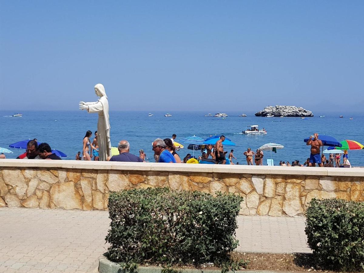 Casa Tranquilla E Luminosa Con Terrazzo A Due Passi Dal Mare Appartement Brolo Buitenkant foto