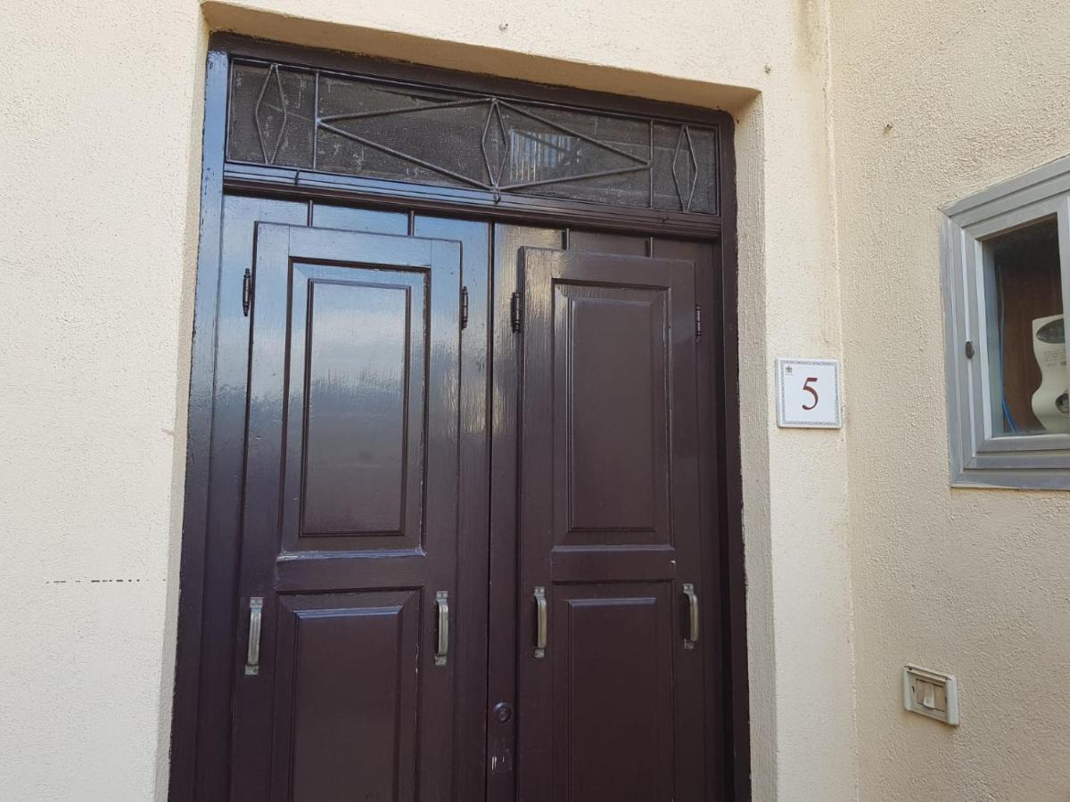 Casa Tranquilla E Luminosa Con Terrazzo A Due Passi Dal Mare Appartement Brolo Buitenkant foto