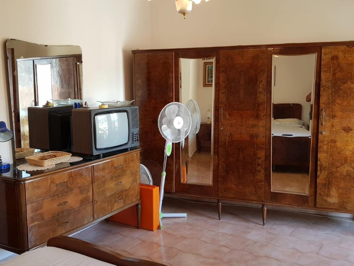 Casa Tranquilla E Luminosa Con Terrazzo A Due Passi Dal Mare Appartement Brolo Buitenkant foto