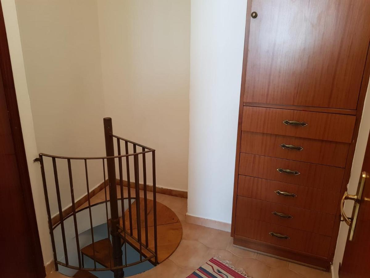 Casa Tranquilla E Luminosa Con Terrazzo A Due Passi Dal Mare Appartement Brolo Buitenkant foto